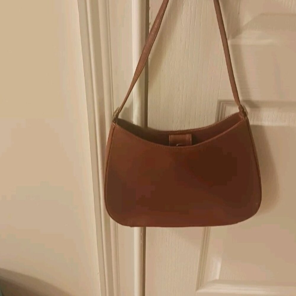 Brown vintage shoulder handbag